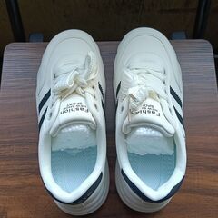 新品 24cm レディース スニーカー ホワイト シューズ 靴 カジュアル 識別番号:(932-Z)の画像