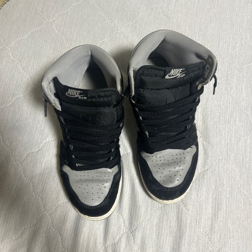 ナイキ ウィメンズ エアジョーダン1 レトロ ハイ OG ミディアム グレー