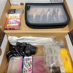 釣竿×2  ルアー×5　その他備品の画像