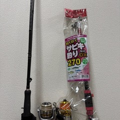 釣竿×2  ルアー×5　その他備品の画像