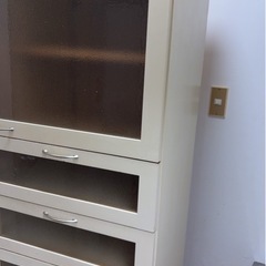 （美品）食器棚の画像