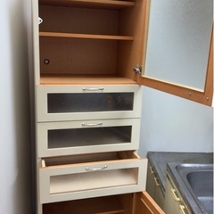 （美品）食器棚の画像