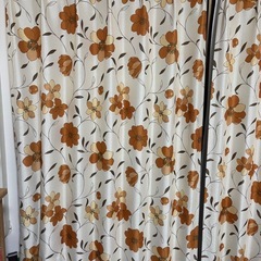カーテンの画像
