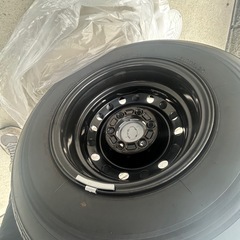 ハイエースダークプライムs 新車外しタイヤ　4本セット　の画像