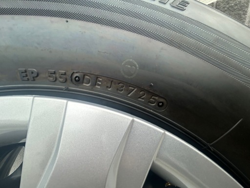 ハイエースダークプライムs 新車外しタイヤ　4本セット　