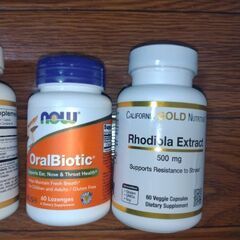 California Gold NutritionのNMN Mononoid Complexが3本、Now FoodsのOralBioticが1本、California Gold NutritionのRhodiola Extractが1本、計5本のサプリメントの画像