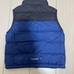 子供服 UNIQLO ベスト 110cmの画像