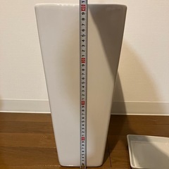 花瓶、フラワーベース　白の画像