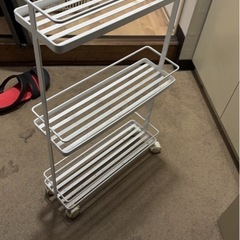 隙間ラック　横38 奥行き12 高さ66の画像