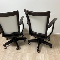 キャスター付き椅子×2台の画像