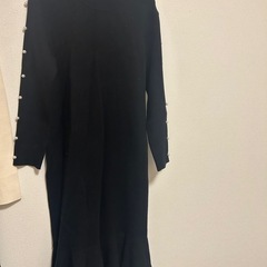 パール付きワンピースの画像