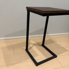 サイドテーブルの画像
