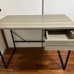 引き出し付きデスクの画像