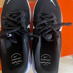 NIKE レボリューション8の画像