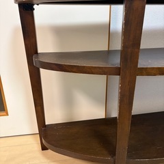 アンティーク飾り棚の画像