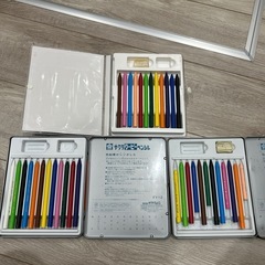 取引中　クーピー12色3ケースの画像