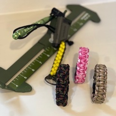 パラコード　ブレスレット　アクセサリー　キーホルダー　新品の画像