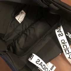 adidasボストンバッグの画像