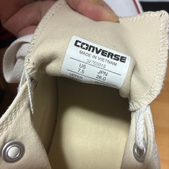 白いスニーカーの画像