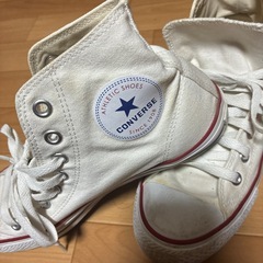 白いスニーカーの画像