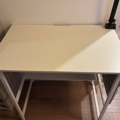 パソコンデスク　オフィス　ランプ付き　
机　　の画像