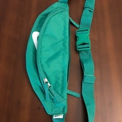 NIKEボディバッグの画像