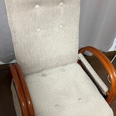 ハイバックのラタン（籐）製 回転座椅子の画像