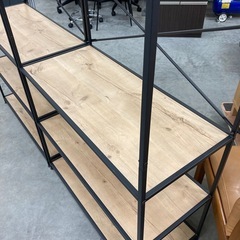 【kj200】美品 棚付き ハンガーラック コートラック オフィスからお部屋にも ブラックスチール×木目調棚板  オープンラック 収納　検)一人暮らし　ファミリー　冷蔵庫　洗濯機　オフィス　事務　テーブル　ラック　収納　家具　ソファ ダイニング 食器棚 キッチンの画像