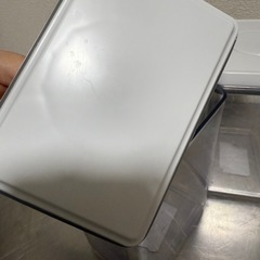 希少！真空食品保存容器 2個セット　ポップアップコンテナ　特大容量　1750mlの画像