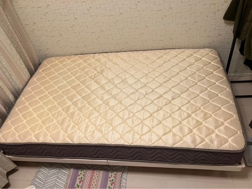 【値下げ承ります】ニトリ　セミダブルベットマットレス付き