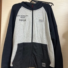 メンズパーカーの画像