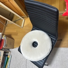 椅子‼️ 丸クッション付きの画像