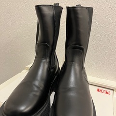 【ほぼ新品】黒ブーツの画像