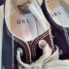 スニーカー　23センチの画像