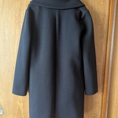 22オクトーブルのネイビーコートの画像