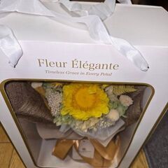 新品　水やり不要な生花　プリザーブドフラワー ブーケ 3輪 ひまわり の画像