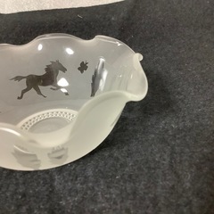 昭和レトロ　小鉢　小物入れ　馬　すりガラス　フリル縁の画像