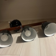 4灯シーリングライト(取引中
)の画像