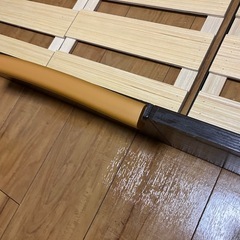 クイーンサイズ　ベットフレーム&マットレスの画像