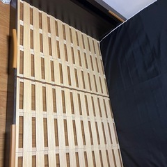 クイーンサイズ　ベットフレーム&マットレスの画像