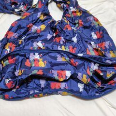 【まだ受付中・送付可能】猫ちゃん柄 エコバック 携帯用ミニバッグ付 ゴム絞り有 ジッパーを開くと大きくなります♪ 早い者勝ちです✨✨の画像