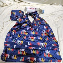 【まだ受付中・送付可能】猫ちゃん柄 エコバック 携帯用ミニバッグ付 ゴム絞り有 ジッパーを開くと大きくなります♪ 早い者勝ちです✨✨の画像