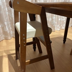 木製ベビーハイチェアの画像