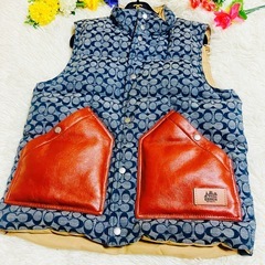 激シブ✨COACH✨コーチ✨ダウンベスト✨シグネチャー✨デニム✨リバーシブル✨の画像