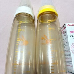 哺乳瓶２本とちくび3個入りセットの画像