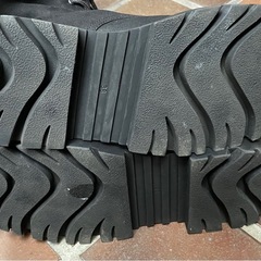 H&M 黒のスエード調ブーツ 擦れ傷ありの画像