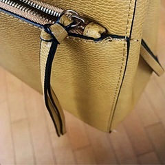 仕事用にも！おしゃれなマスタードのバッグの画像