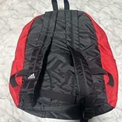 adidasリュックの画像