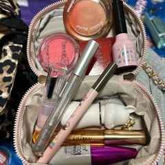 バニティ+化粧品の画像