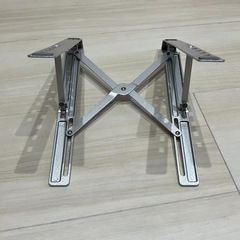 シルバー スタンド ノートパソコン タブレット 端末 角度調整 持ち運び PCの画像